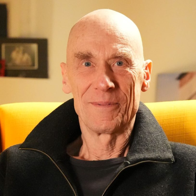 Gerald Weischede lächelt in die Kamera.